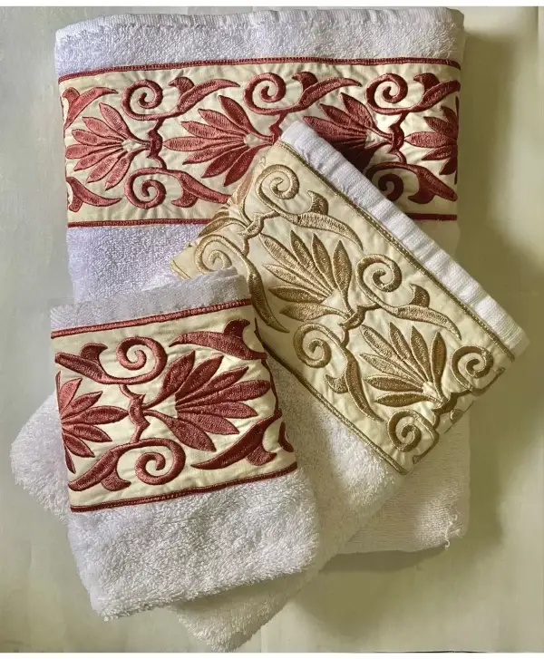 set of 3 Egyptian cotton Towel with a Retro Flowers and scroll design