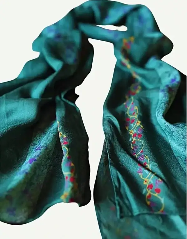 Elegant Green Floral Embroidered Scarf - Image 3