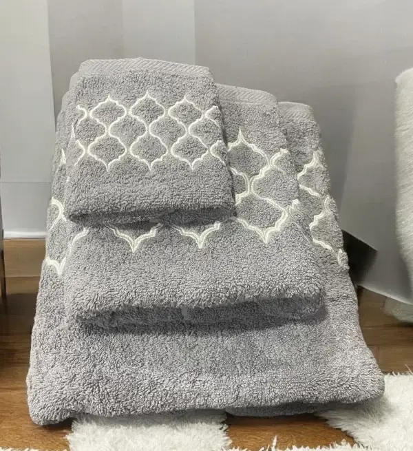 Grey & White Egyptian Cotton Towel Set with Quatrefoil Design - Image 3