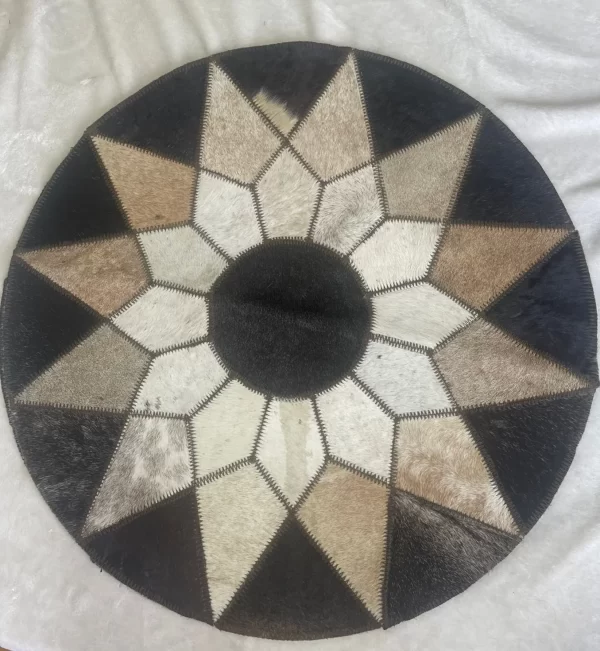 Elegant Round Cowhide Placemat with Geometric Starburst – 21" Diameter - Image 3