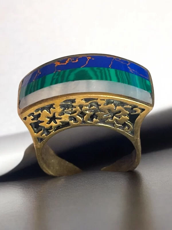 Vintage Brass Art Deco Ring with Malachite, Lapis Lazuli, and Mother of Pearl Inlay - Image 3