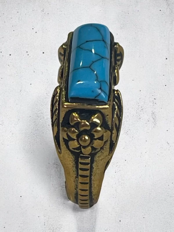 Turquoise Stone Brass Ring with Intricate Floral Engravings - Image 4