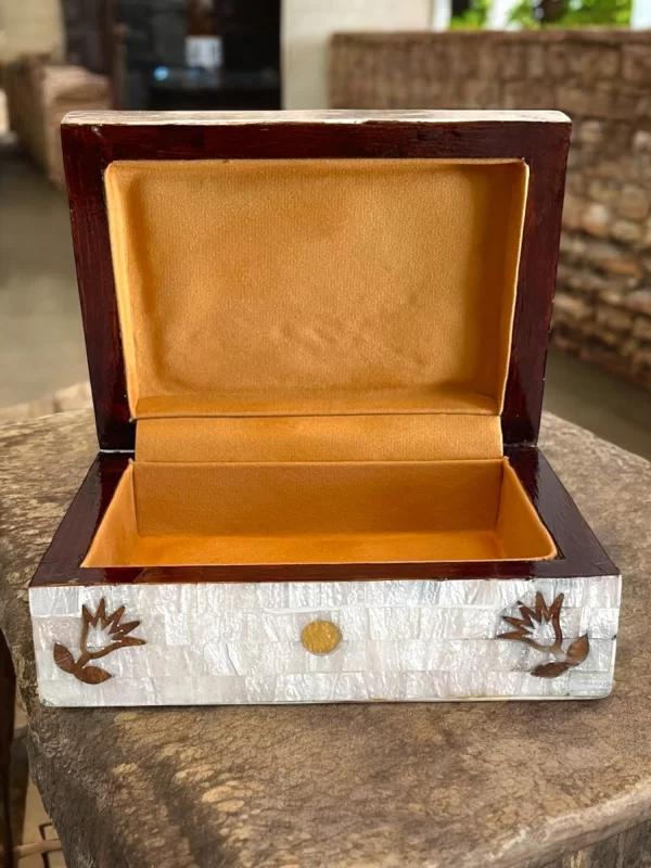 Handmade Mother of Pearl Box - Image 5