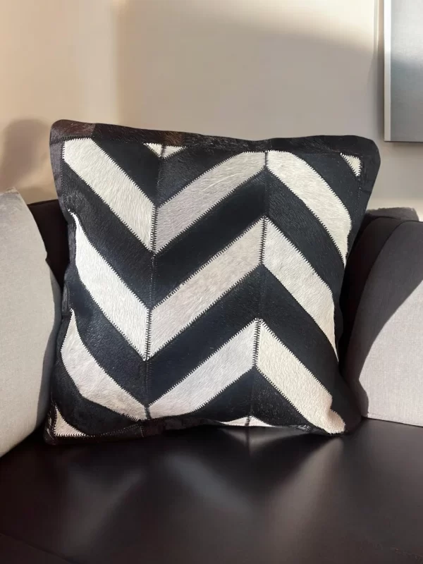 Handmade 19" Black & White Cowhide Chevron Cushion - Image 4