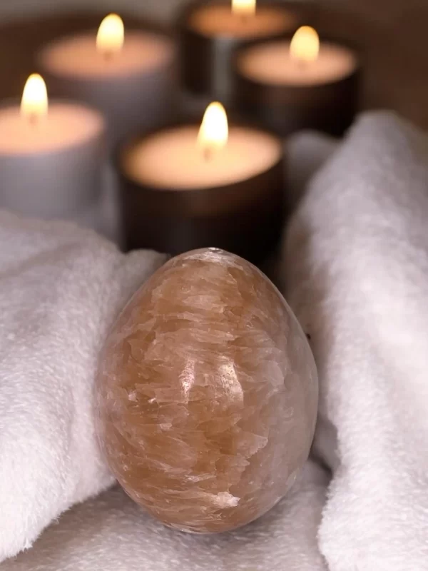 Hand-Carved Alabaster Egg – Healing Stone for Meditation & Energy Balance - Image 4