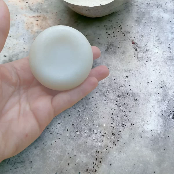 Rice soap for skin whitening by Nefertari - Image 3